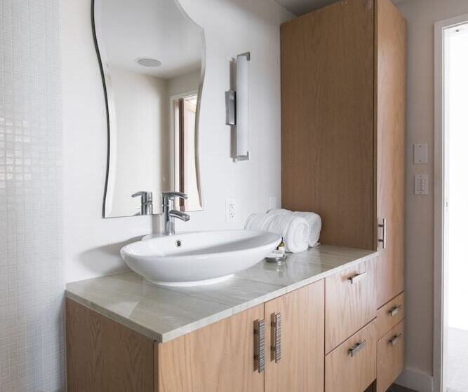 Luxury Prime 2br Condo On Ocean Drive