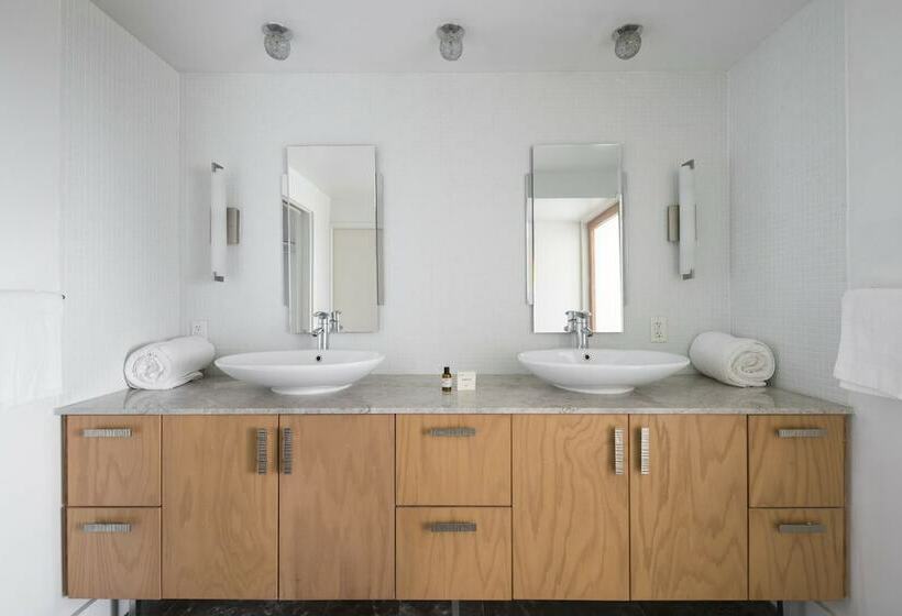 Luxury Prime 2br Condo On Ocean Drive
