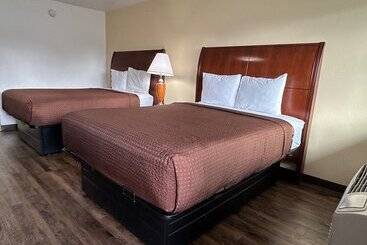 مُتل Desert Sands Inn & Suites