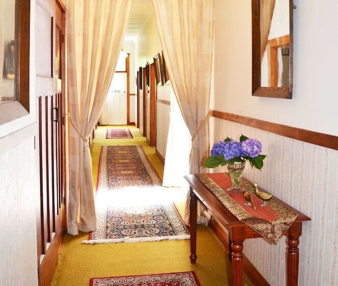 Braemar House B&b And Yha Hostel