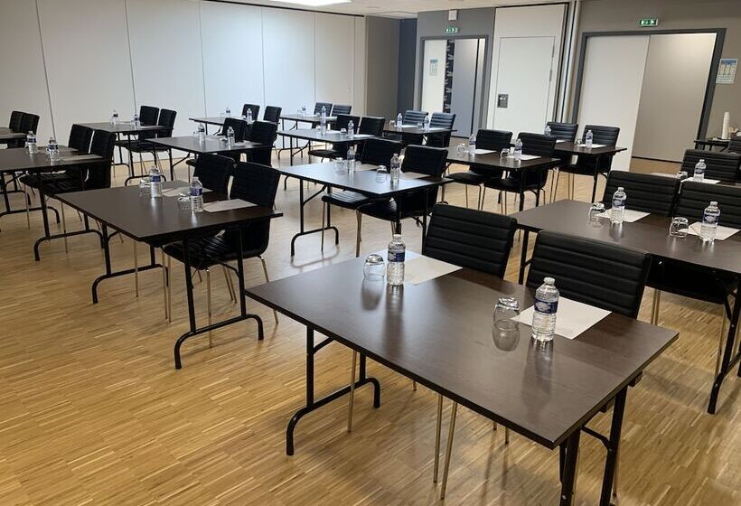 ホテル Hôtel Restaurant Bel Air Crevin   Axe Rennes Nantes