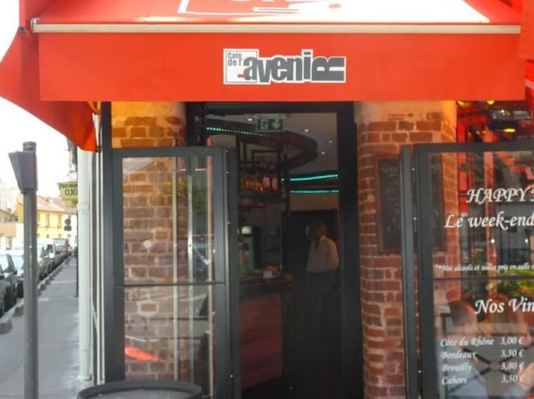 هتل Café Hôtel De L Avenir