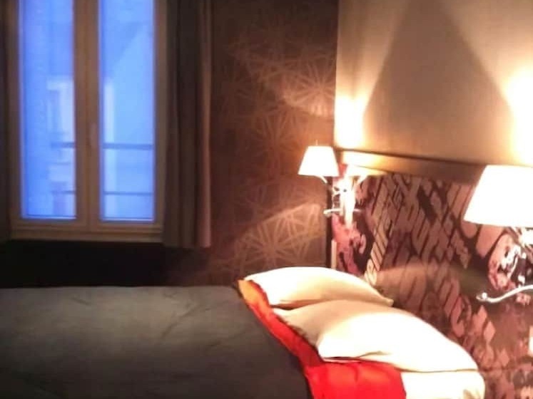 هتل Café Hôtel De L Avenir