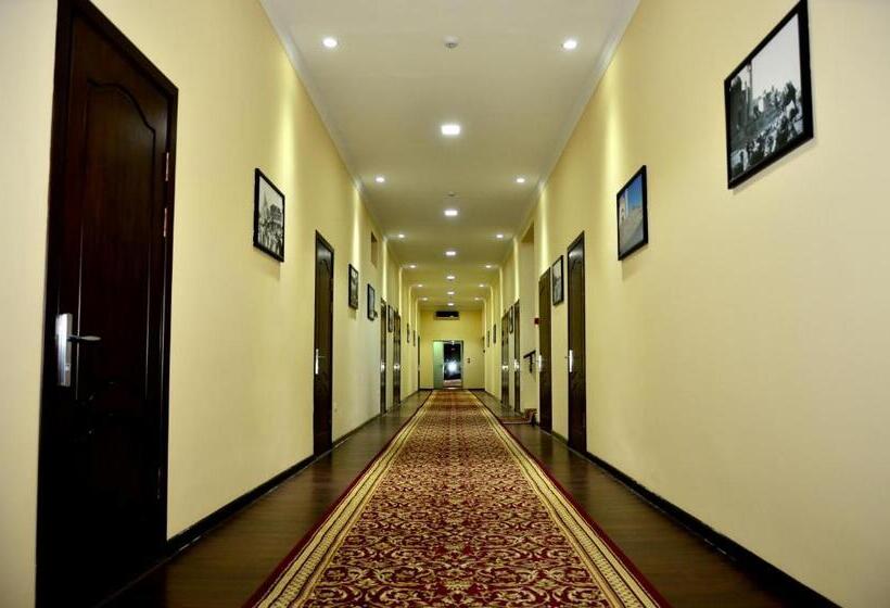 فندق Diyora