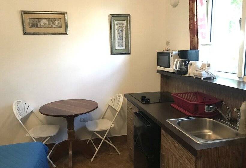 هتل Easy Inn
