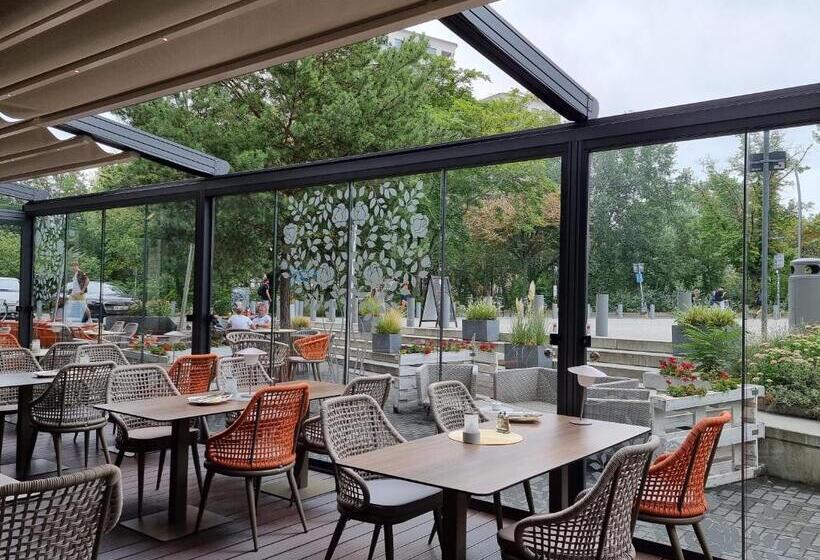 Fotos del hotel Grimm S Potsdamer Platz:  9