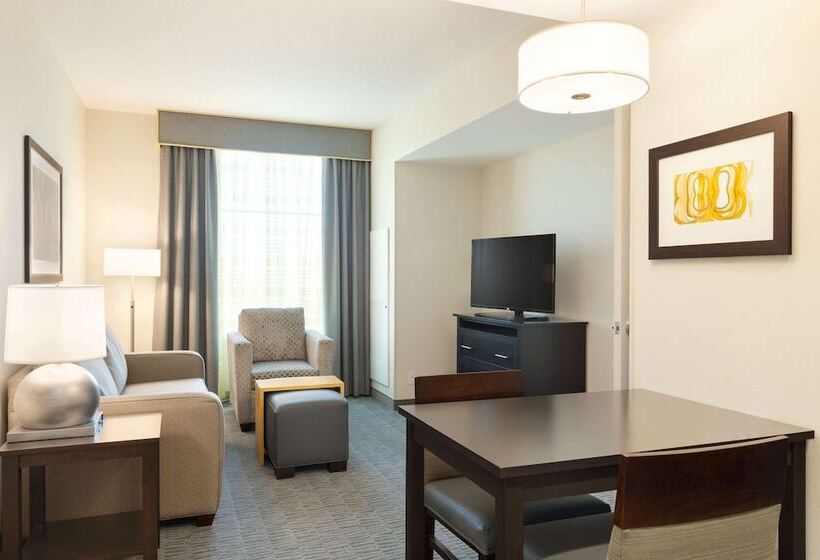 هتل Homewood Suites By Hilton Frederick