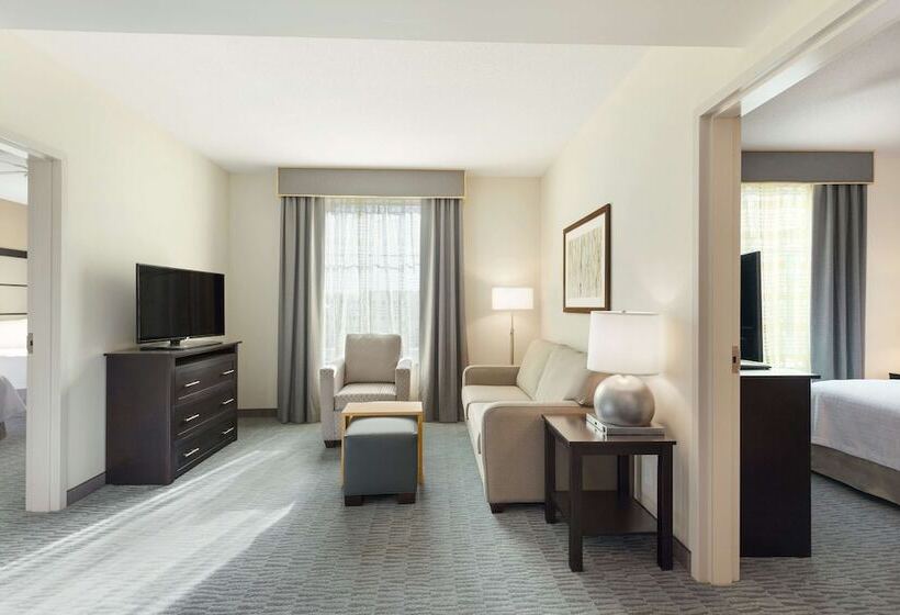 هتل Homewood Suites By Hilton Frederick