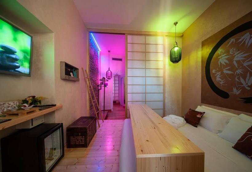 Fotos del hotel Irooms Jacuzzi Suites:  48