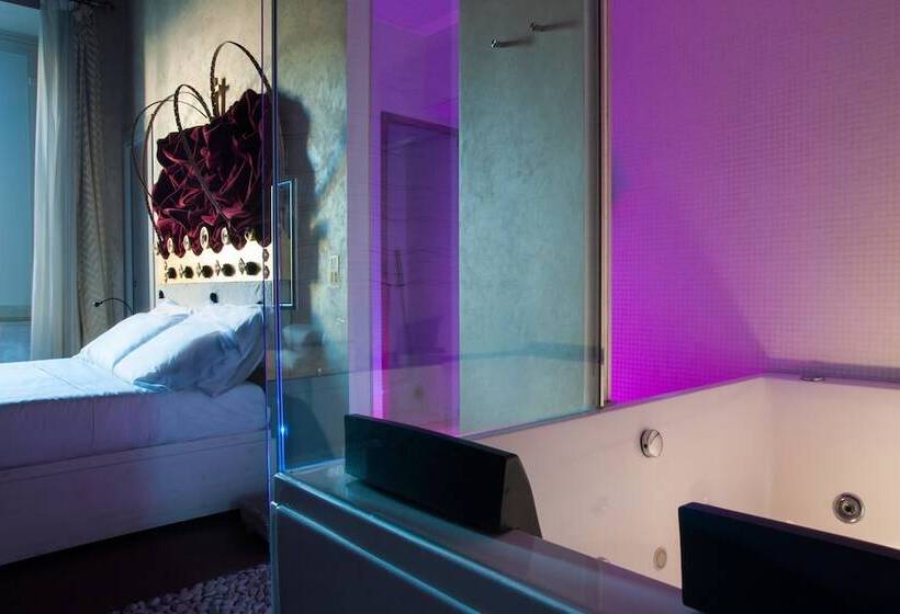 Fotos del hotel Irooms Jacuzzi Suites:  39