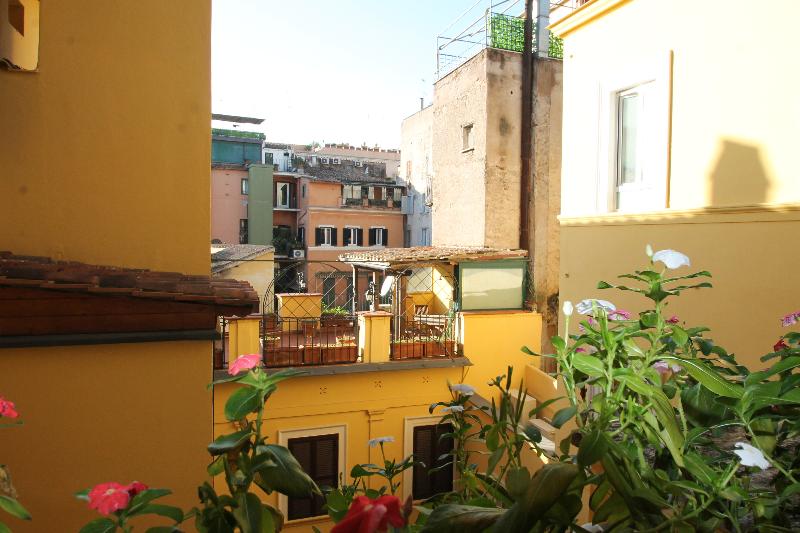 Fotos del hotel Irooms Jacuzzi Suites:  36