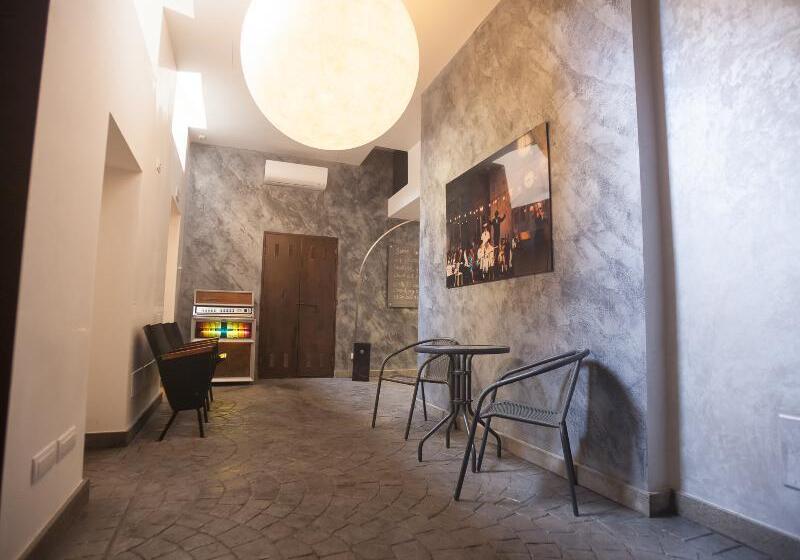 Fotos del hotel Irooms Jacuzzi Suites:  52