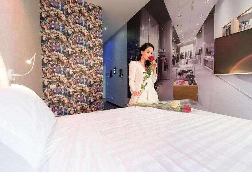 Fotos del hotel Irooms Jacuzzi Suites:  5