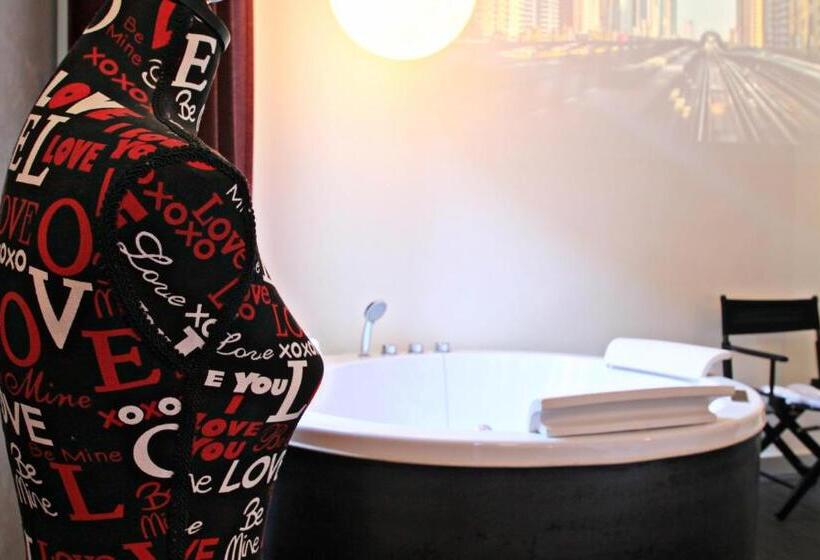 Fotos del hotel Irooms Jacuzzi Suites:  14