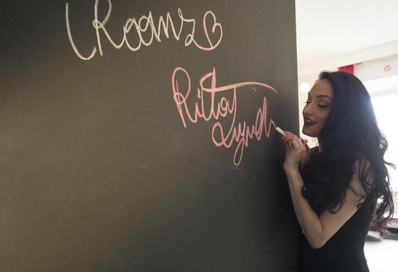 Fotos del hotel Irooms Jacuzzi Suites:  28