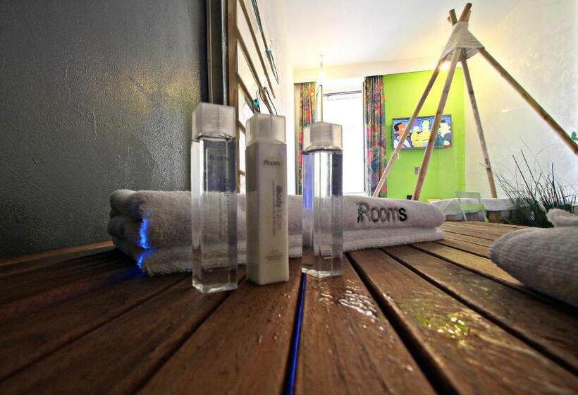 Fotos del hotel Irooms Jacuzzi Suites:  30