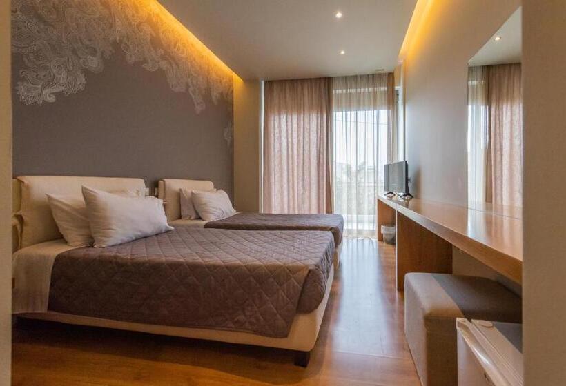 هتل Kleopatra Inn