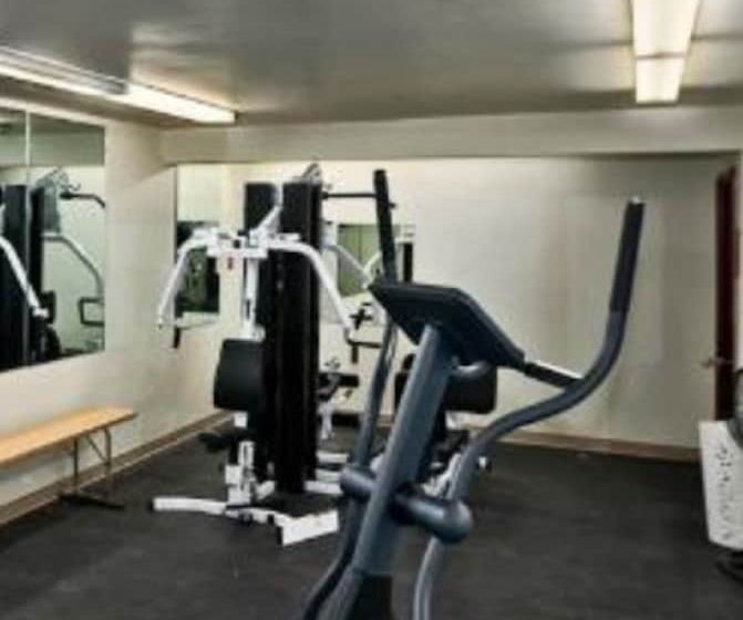 هتل Knights Inn & Suites Griffin