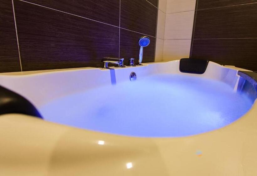 فندق Lavender Inn Permas Jaya