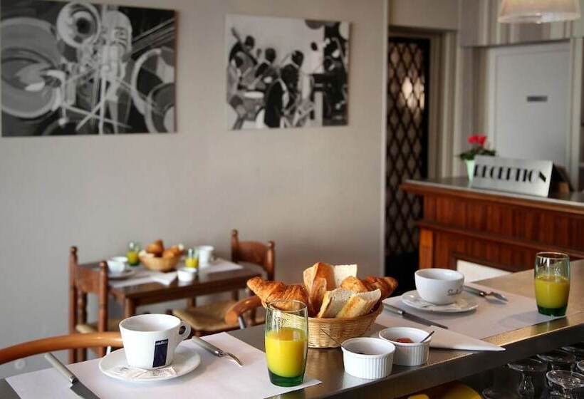 فندق Le Rochegude