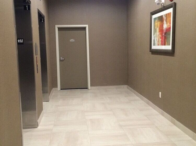 هتل Meridian Inn & Suites Lloydminster