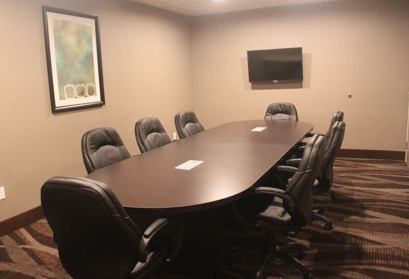 هتل Meridian Inn & Suites Lloydminster