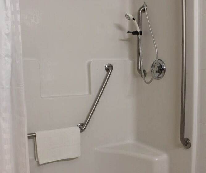 هتل Meridian Inn & Suites Lloydminster