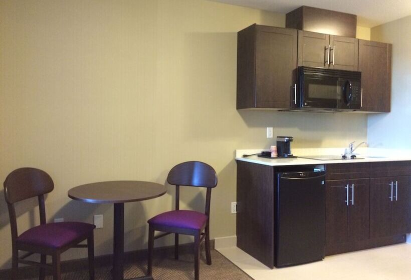 هتل Meridian Inn & Suites Lloydminster