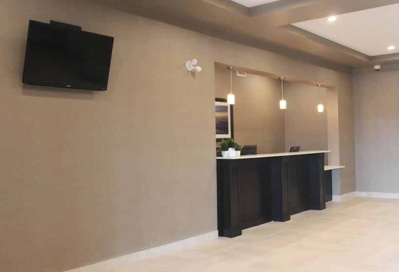 هتل Meridian Inn & Suites Lloydminster