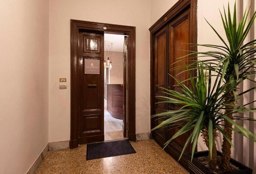 Fotos del hotel Royal Rooms Corso:  16