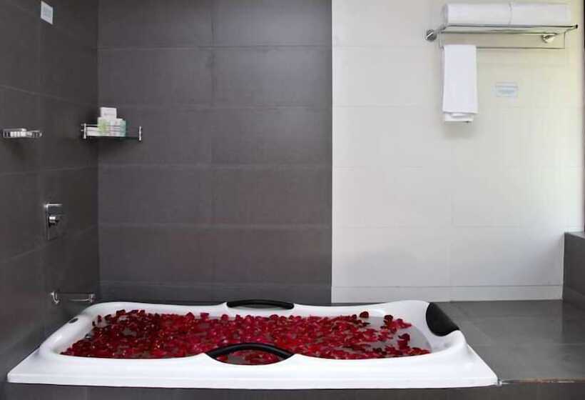 فندق The Wave Water Front Luxury Resort & Spa