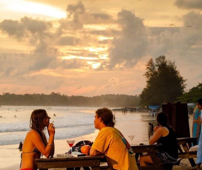 هتل W15 Weligama