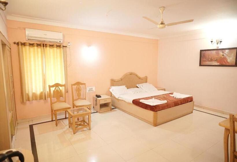 Kishkinda Heritage Resort