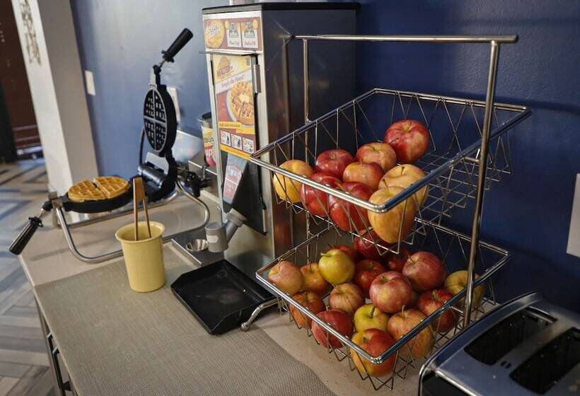 מוטל Airport Inn