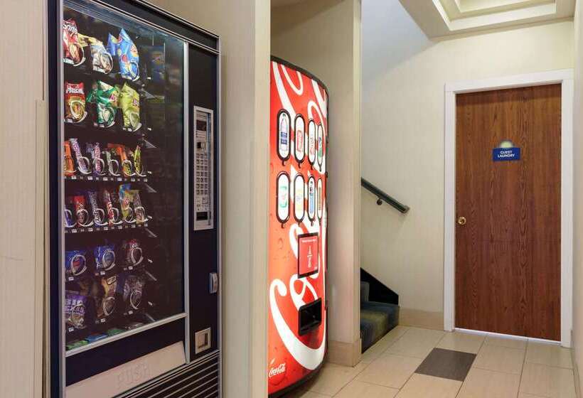 فندق على الطريق Days Inn By Wyndham Tamworth