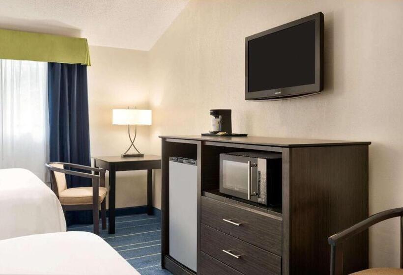 فندق على الطريق Days Inn By Wyndham Tamworth