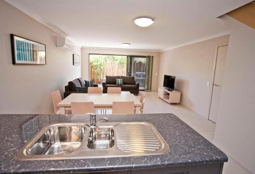فندق على الطريق Stonewood Villas