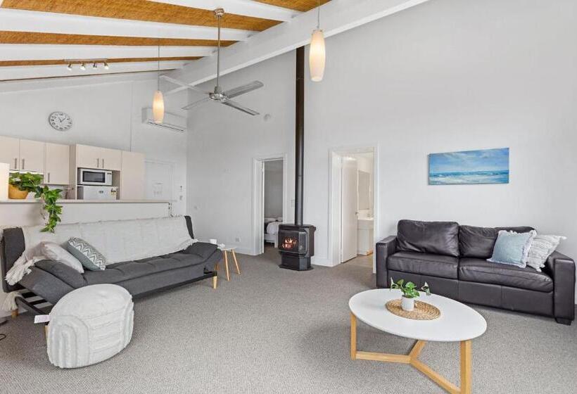 5 Whitecrest Great Ocean Road Resort   Ocean Views