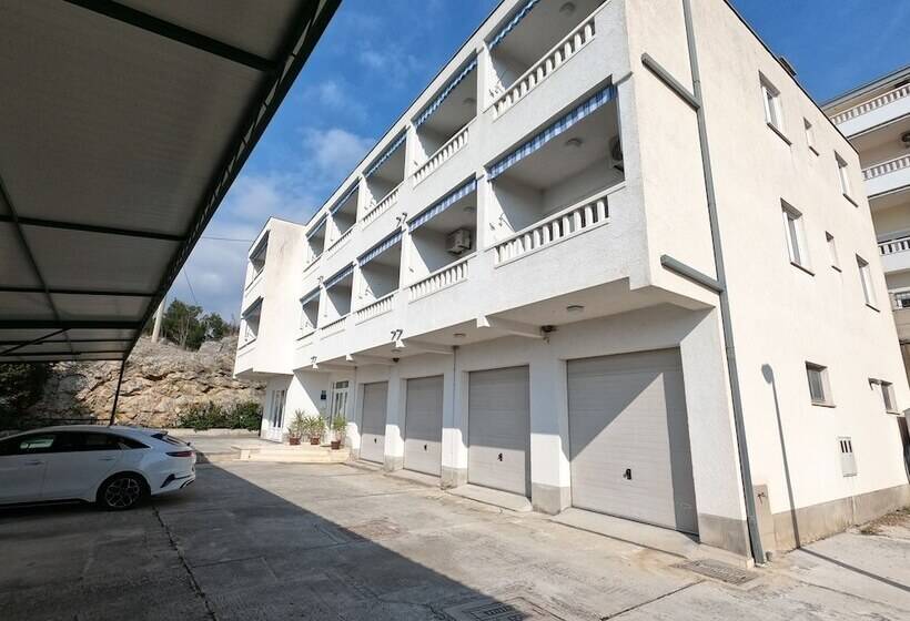 Apartments Villa Dvor