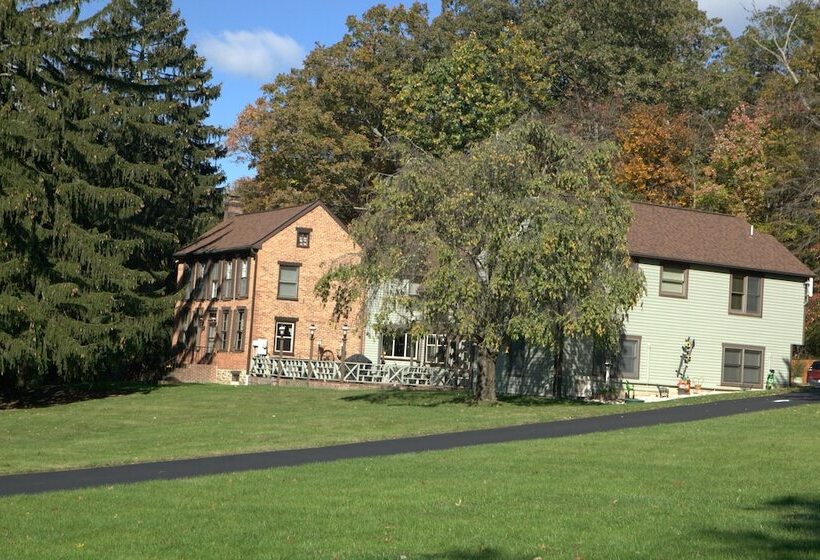 مبيت وإفطار Baladerry Inn Lp