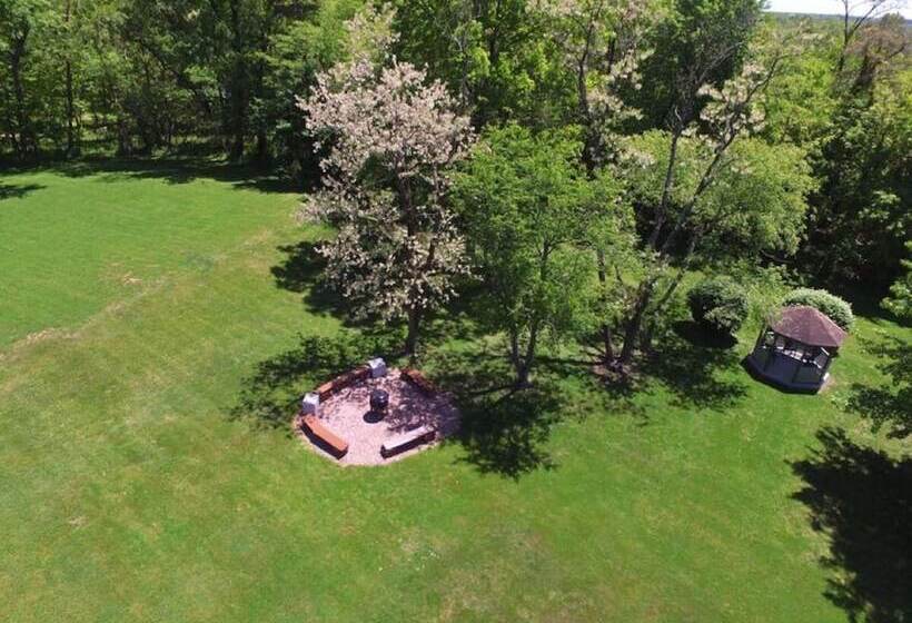 مبيت وإفطار Baladerry Inn Lp