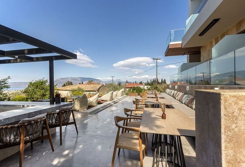 בית מלון כפרי Acro Upscale Residences