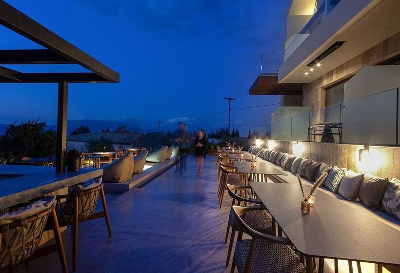 בית מלון כפרי Acro Upscale Residences