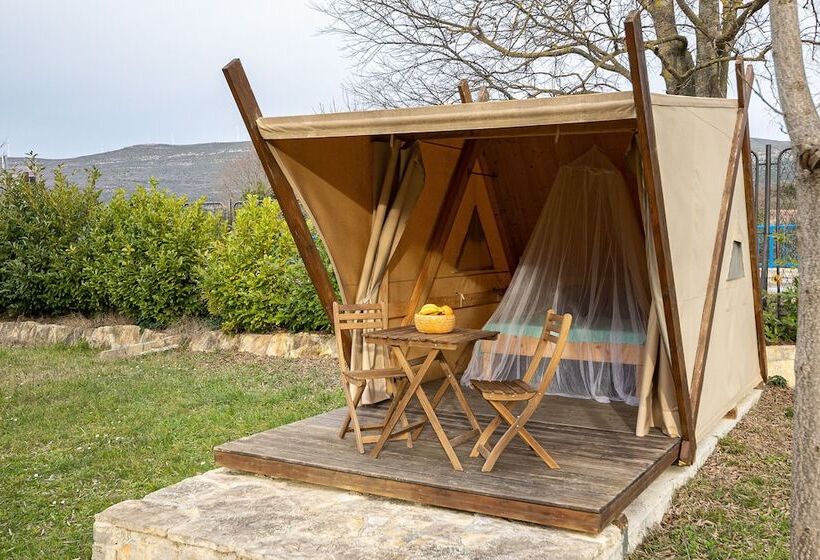 בית מלון כפרי French Nateko Glamping Tent