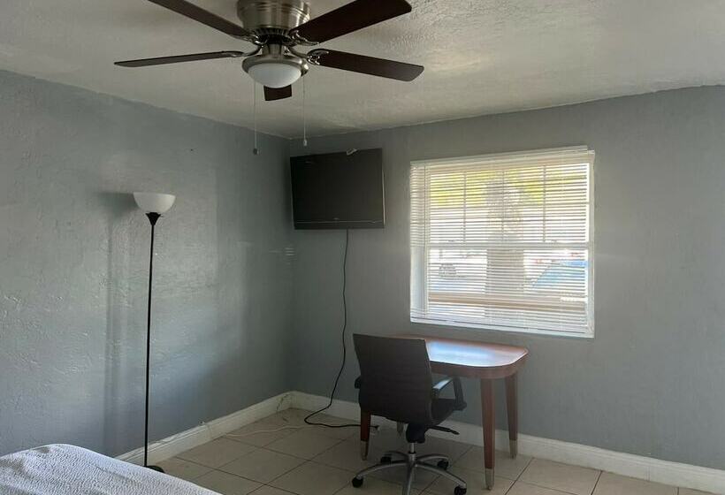 Отель Great Escape Daytona Beach