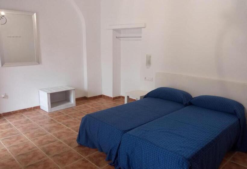 هتل Hacienda Marcharavi