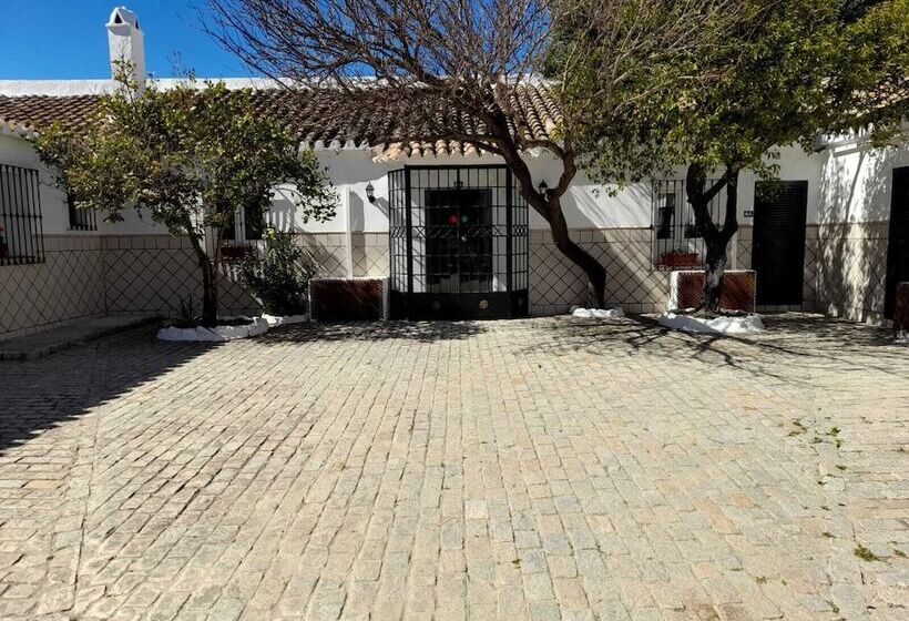 هتل Hacienda Marcharavi