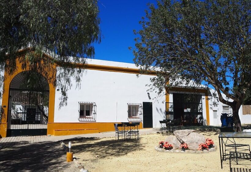 هتل Hacienda Marcharavi