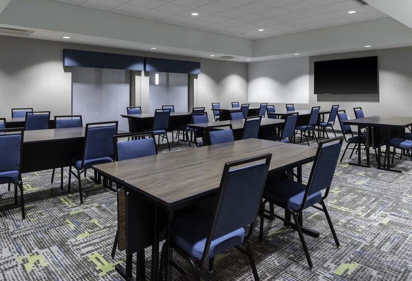 هتل Hampton Inn & Suites Indianapolis West Speedway