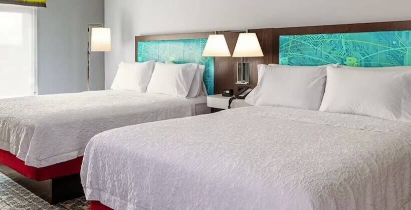 هتل Hampton Inn & Suites Indianapolis West Speedway